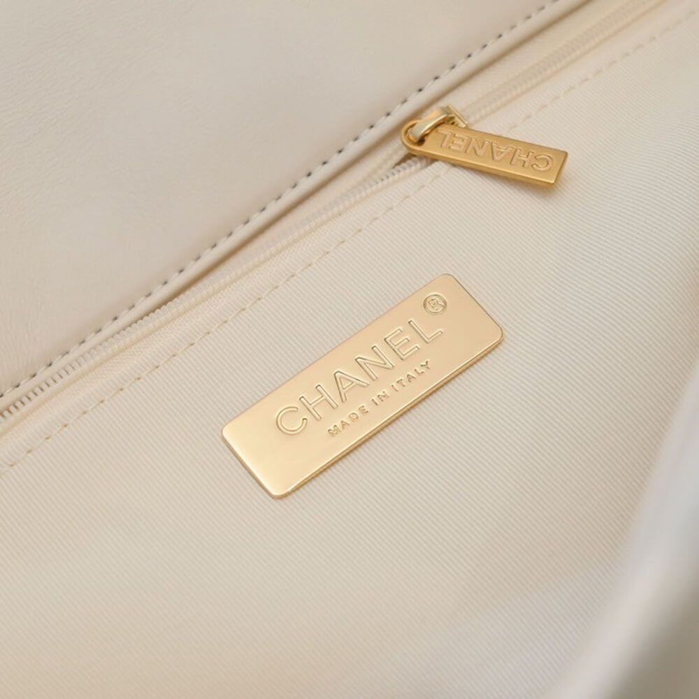 CHANEL 19 MAXI HANDBAG - Image 7